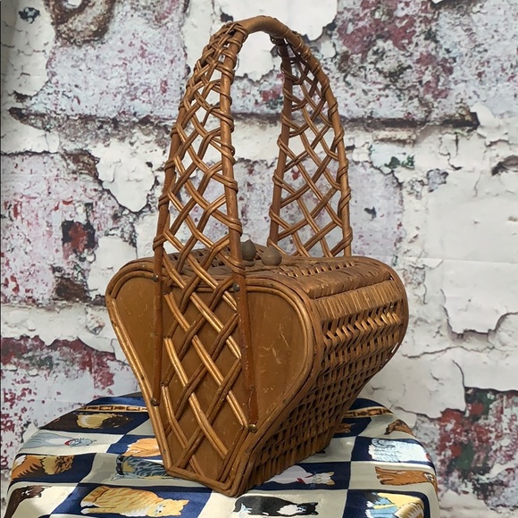 Vintage Handbags - Vintage heart basket purse